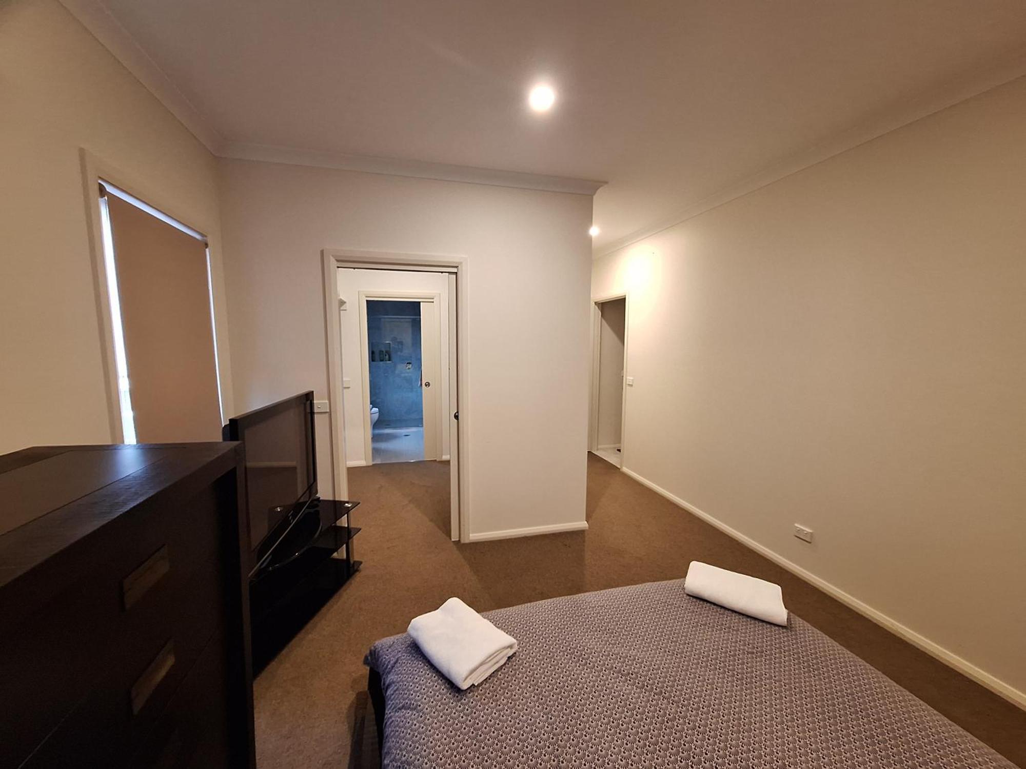 Serene Holiday Home-4 Bedroom Ensuite Home Canberra Luaran gambar